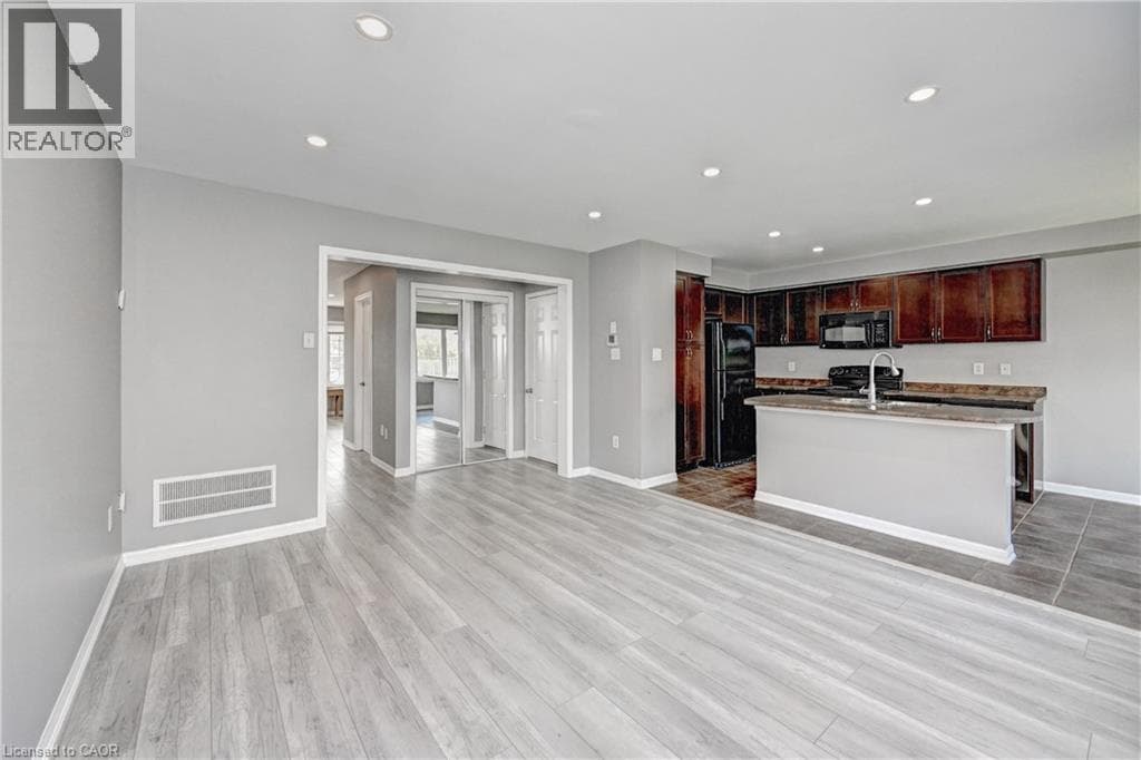 Townhouse for sale at 103 BLACKBIRD Circle, Silverheights, Cambridge, Ontario, photo 17