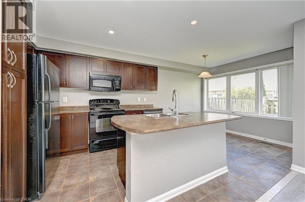 Townhouse for sale at 103 BLACKBIRD Circle, Silverheights, Cambridge, Ontario, photo 18