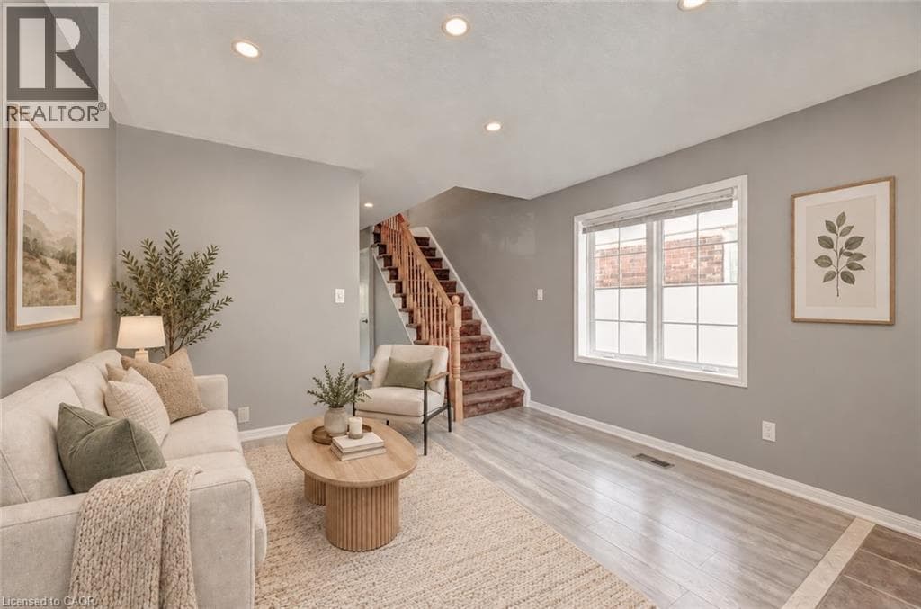 Townhouse for sale at 103 BLACKBIRD Circle, Silverheights, Cambridge, Ontario, photo 4