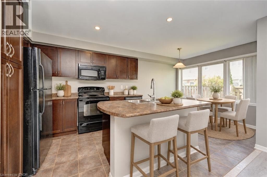 Townhouse for sale at 103 BLACKBIRD Circle, Silverheights, Cambridge, Ontario, photo 5