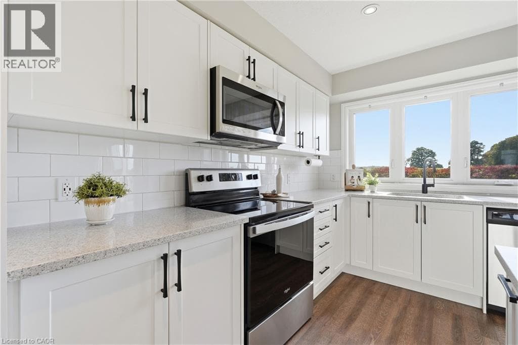 Townhouse for sale at 235 CHAPEL HILL Drive Unit# 31, Doon South, Kitchener, Ontario, photo 5