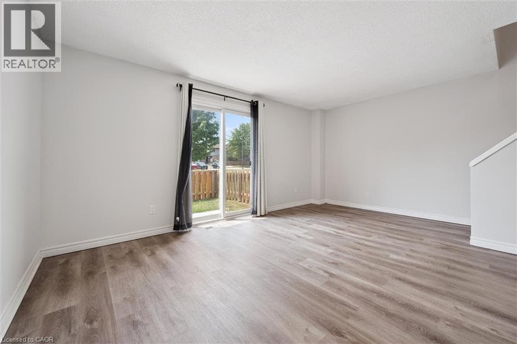 Townhouse for sale at 750 ERINBROOK Drive Unit# 2, Country Hills West, Kitchener, Ontario, photo 5