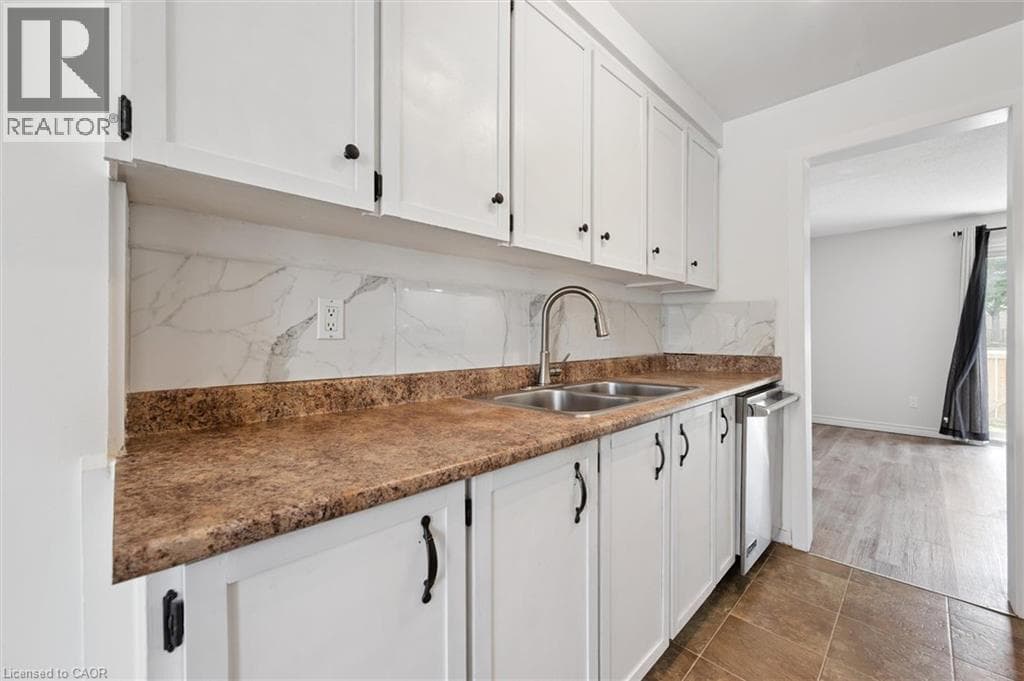 Townhouse for sale at 750 ERINBROOK Drive Unit# 2, Country Hills West, Kitchener, Ontario, photo 11