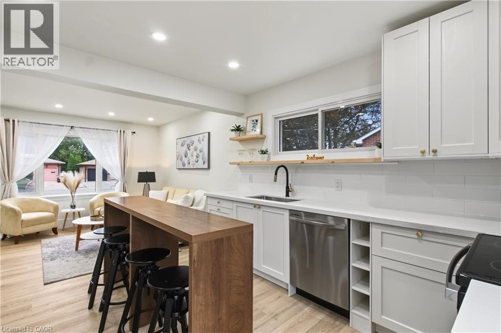 Detached for sale at 223 MARGARET Avenue, Mt. Hope Huron Park, Kitchener, Ontario, photo 10