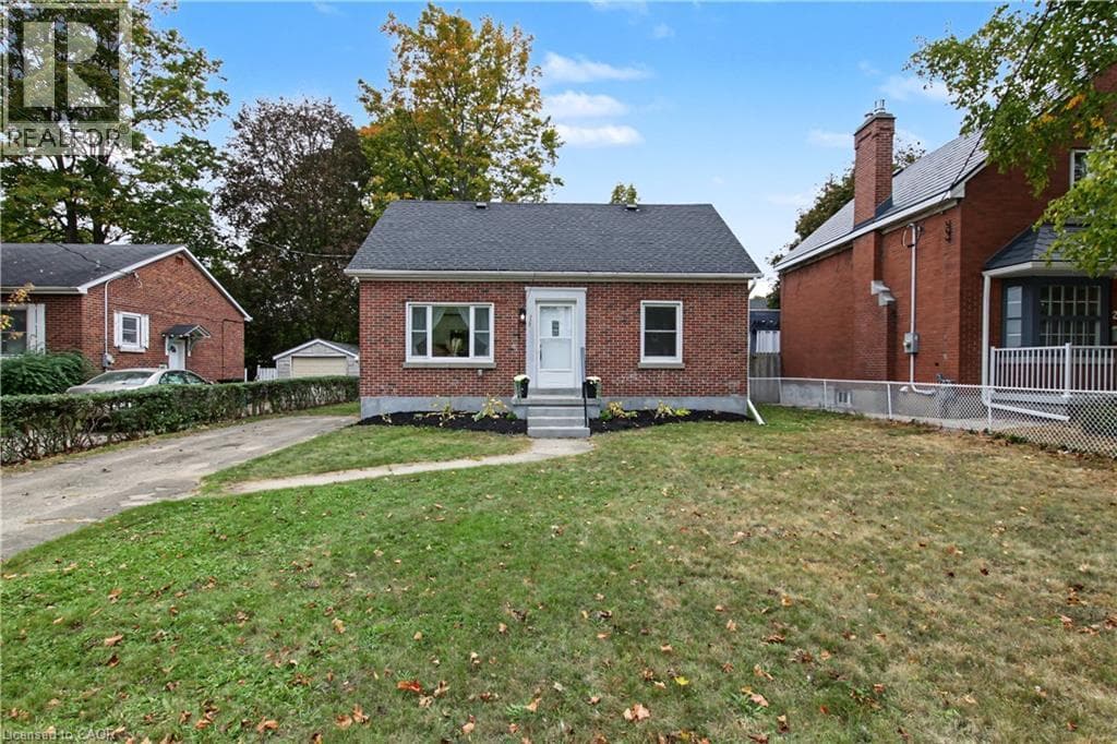 Detached for sale at 223 MARGARET Avenue, Mt. Hope Huron Park, Kitchener, Ontario, photo 2