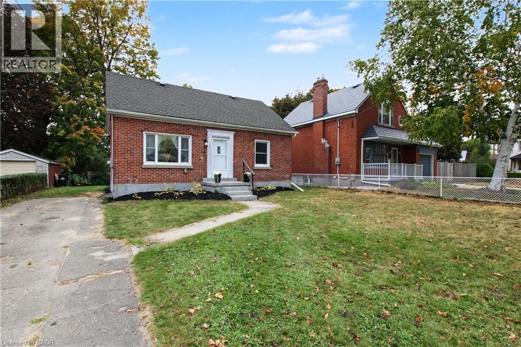 Detached for sale at 223 MARGARET Avenue, Mt. Hope Huron Park, Kitchener, Ontario, photo 3