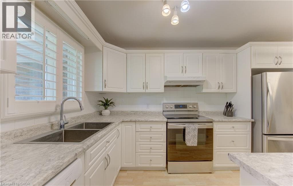 Detached for sale at 71 PINECREST Drive, Stanley Park, Kitchener, Ontario, photo 14