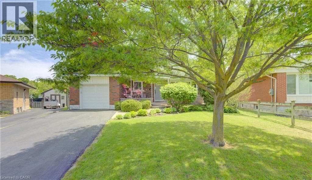 Detached for sale at 71 PINECREST Drive, Stanley Park, Kitchener, Ontario, photo 2