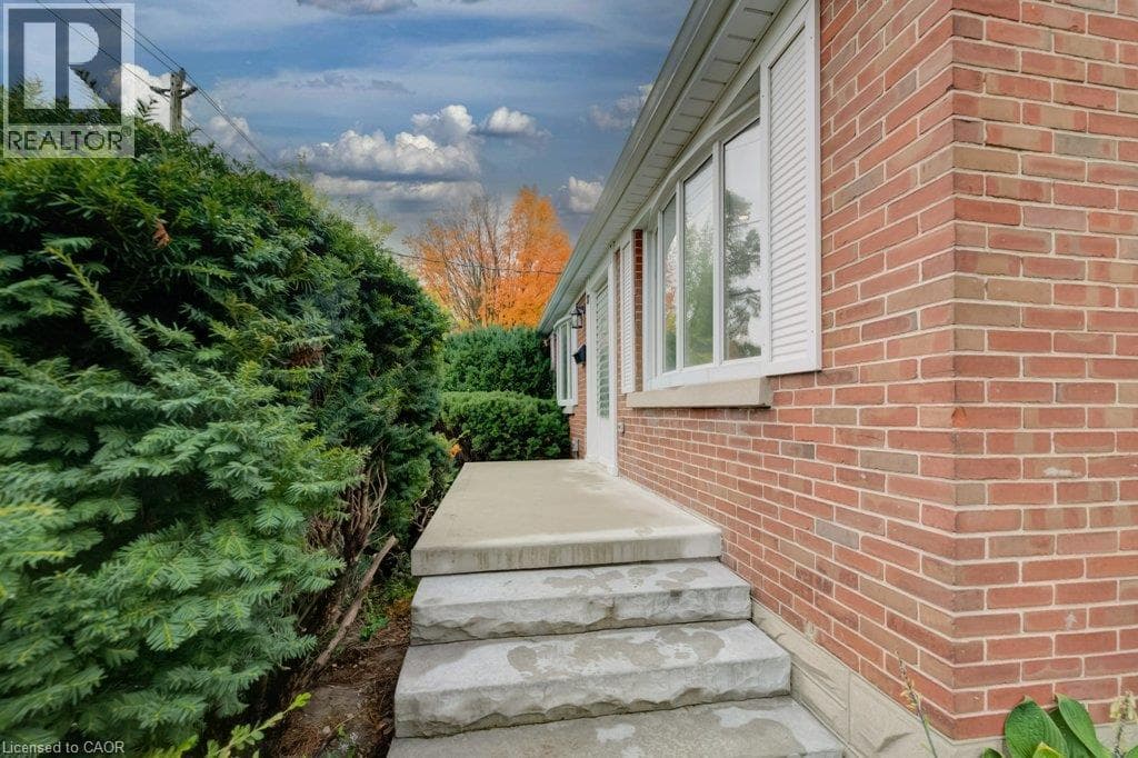 Detached for sale at 37 MARGARET Avenue N, Lincoln Heights, Waterloo, Ontario, photo 4