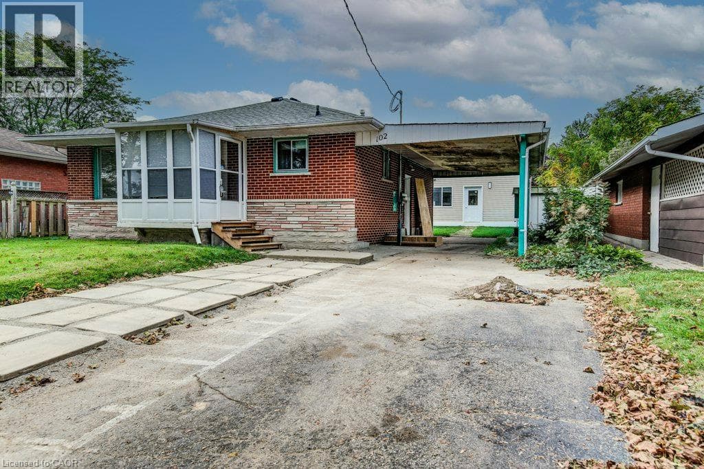 Multi-family for sale at 102 MASSEY Avenue, Vanier, Kitchener, Ontario, photo 2