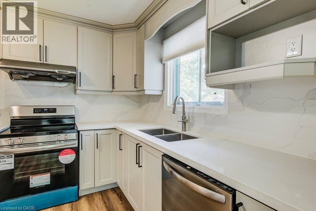 Multi-family for sale at 102 MASSEY Avenue, Vanier, Kitchener, Ontario, photo 7