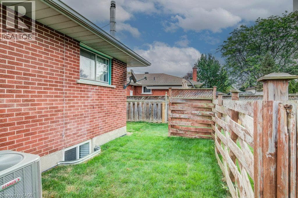 Multi-family for sale at 102 MASSEY Avenue, Vanier, Kitchener, Ontario, photo 42