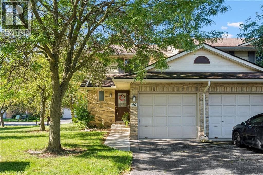 375 KINGSCOURT Drive Unit# 40