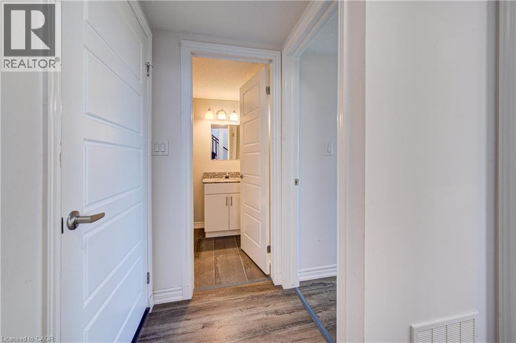 Townhouse for sale at 1430 HIGHLAND Road W Unit# B4, Highland West, Kitchener, Ontario, photo 19