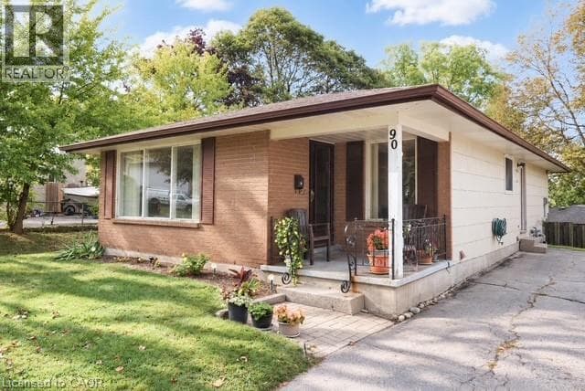 Detached for sale at 90 PEPPERWOOD Crescent, Chicopee, Kitchener, Ontario, photo 3