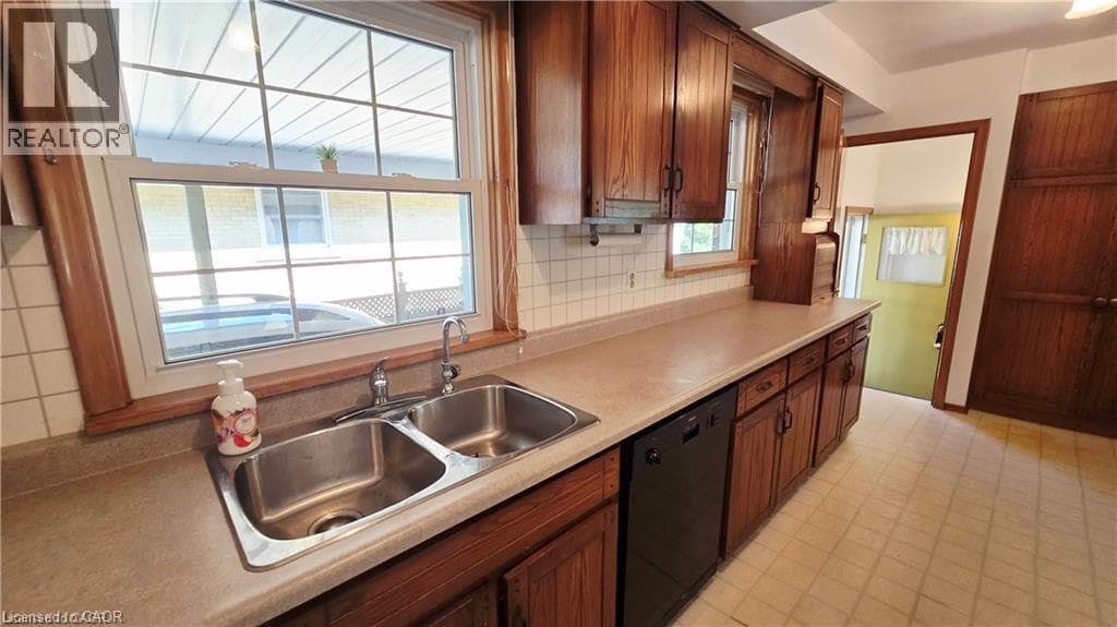 Detached for sale at 627 KRUG Street, Rosemount, Kitchener, Ontario, photo 4