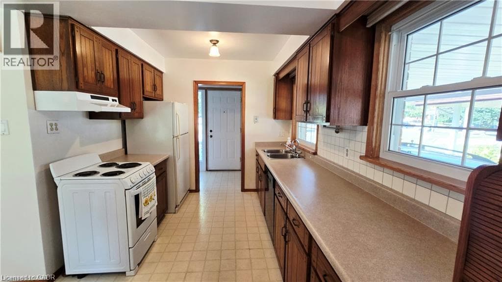 Detached for sale at 627 KRUG Street, Rosemount, Kitchener, Ontario, photo 3