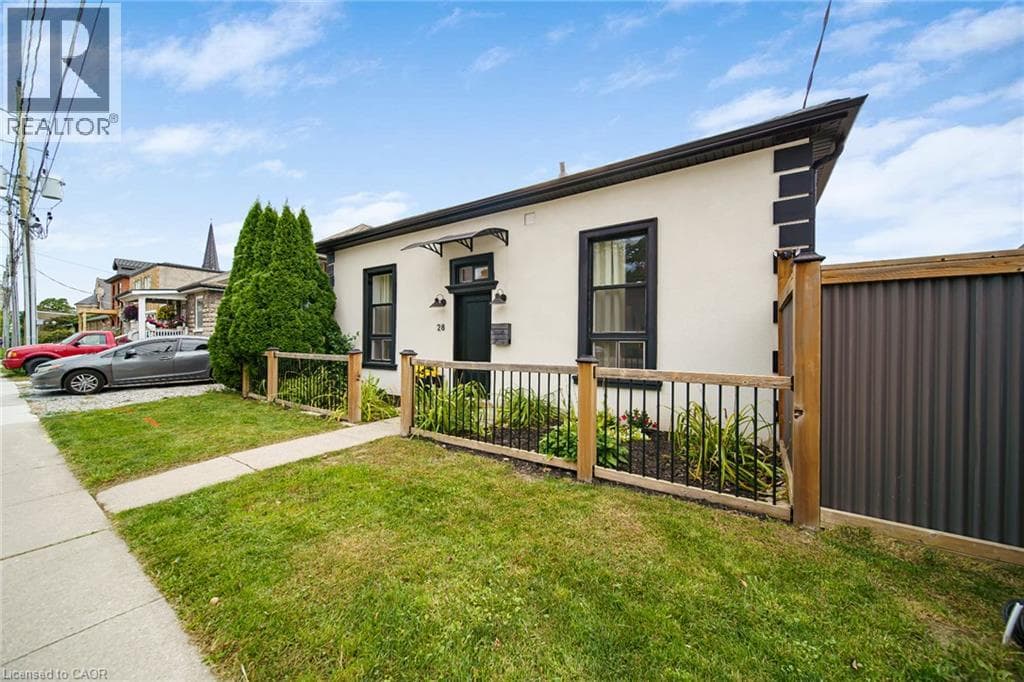 Detached for sale at 28 CAMBRIDGE Street, Downtown Galt, Cambridge, Ontario, photo 3