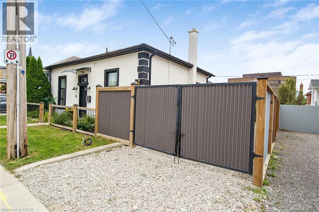 Detached for sale at 28 CAMBRIDGE Street, Downtown Galt, Cambridge, Ontario, photo 5