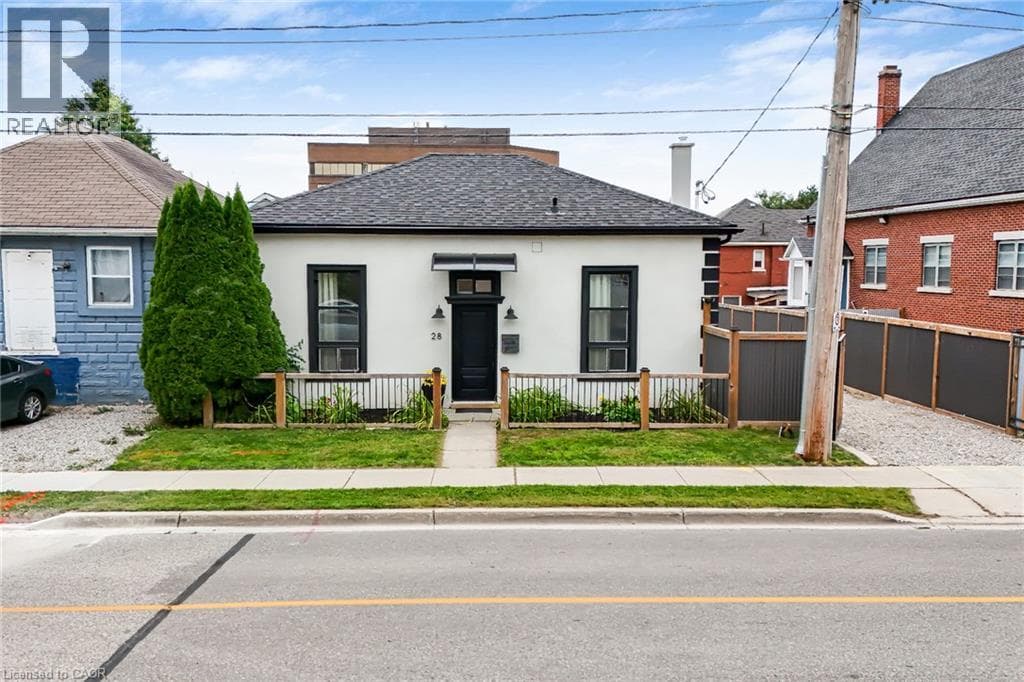 Detached for sale at 28 CAMBRIDGE Street, Downtown Galt, Cambridge, Ontario, photo 2