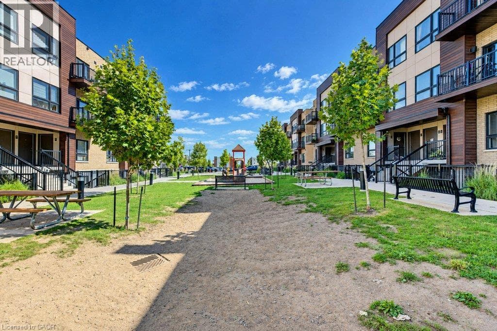 Townhouse for sale at 10 PALACE Street Unit# D16, Laurentian Hills, Kitchener, Ontario, photo 3