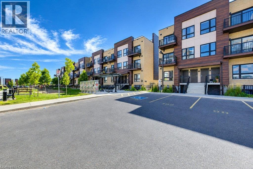 Townhouse for sale at 10 PALACE Street Unit# D16, Laurentian Hills, Kitchener, Ontario, photo 2
