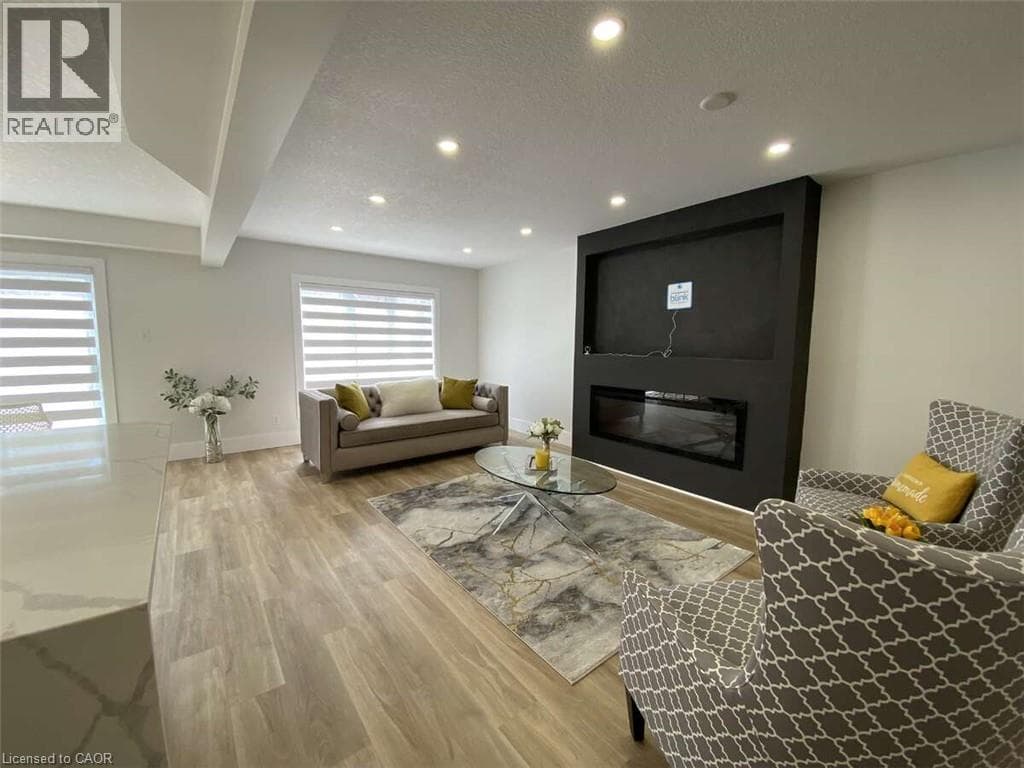Detached for sale at 125 STEEPLERIDGE Street, Doon South, Kitchener, Ontario, photo 3