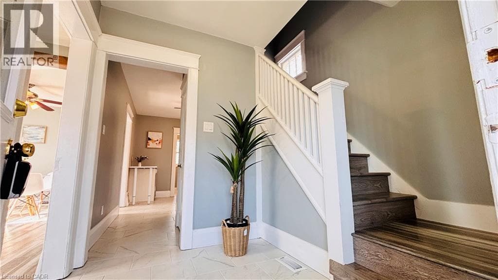 Detached for sale at 138 GLASGOW Street, Midtown, Kitchener, Ontario, photo 4