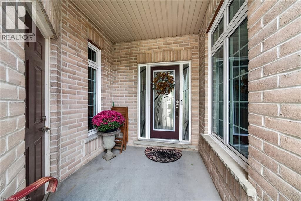 Townhouse for sale at 165 DOON MILLS Drive, Doon South, Kitchener, Ontario, photo 3