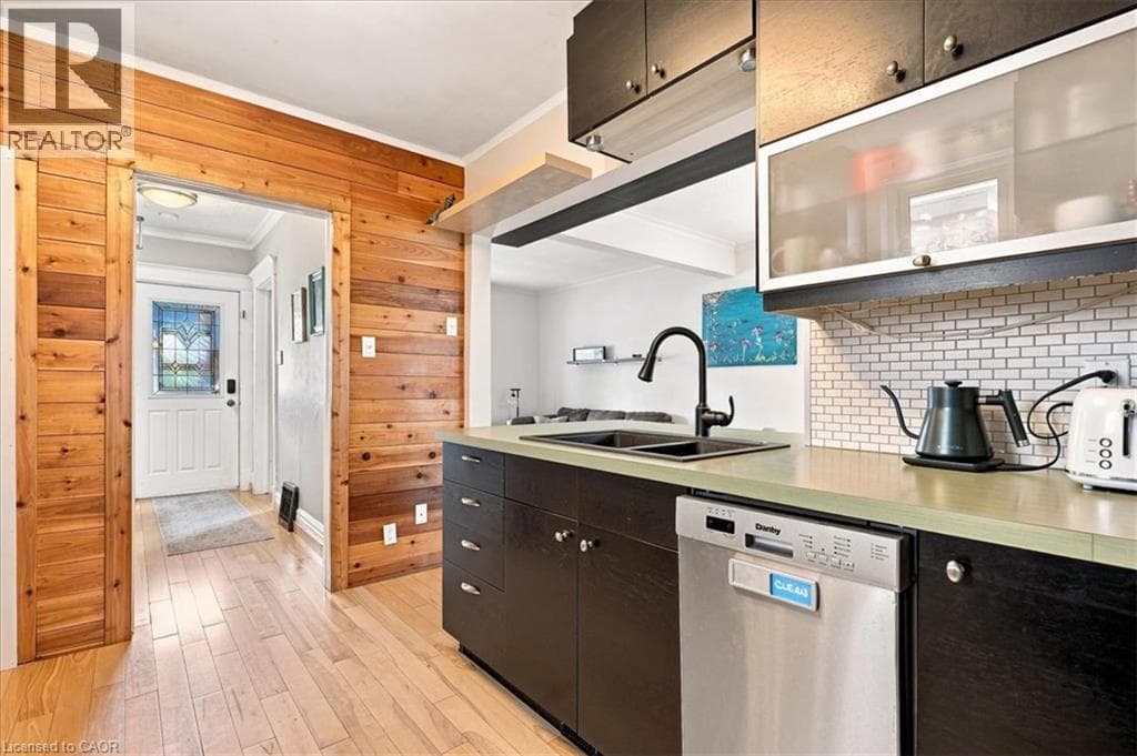 Detached for sale at 40 GUELPH Street, Mt. Hope Huron Park, Kitchener, Ontario, photo 11