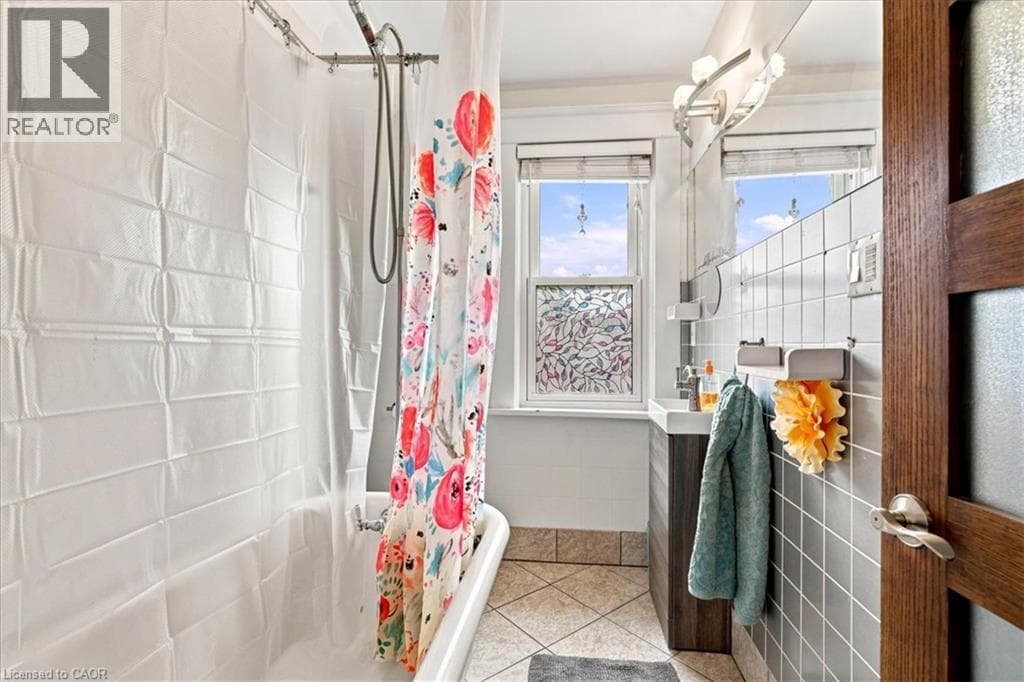 Detached for sale at 40 GUELPH Street, Mt. Hope Huron Park, Kitchener, Ontario, photo 17