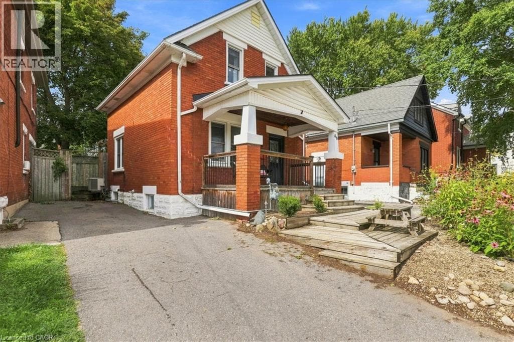 Detached for sale at 40 GUELPH Street, Mt. Hope Huron Park, Kitchener, Ontario, photo 2