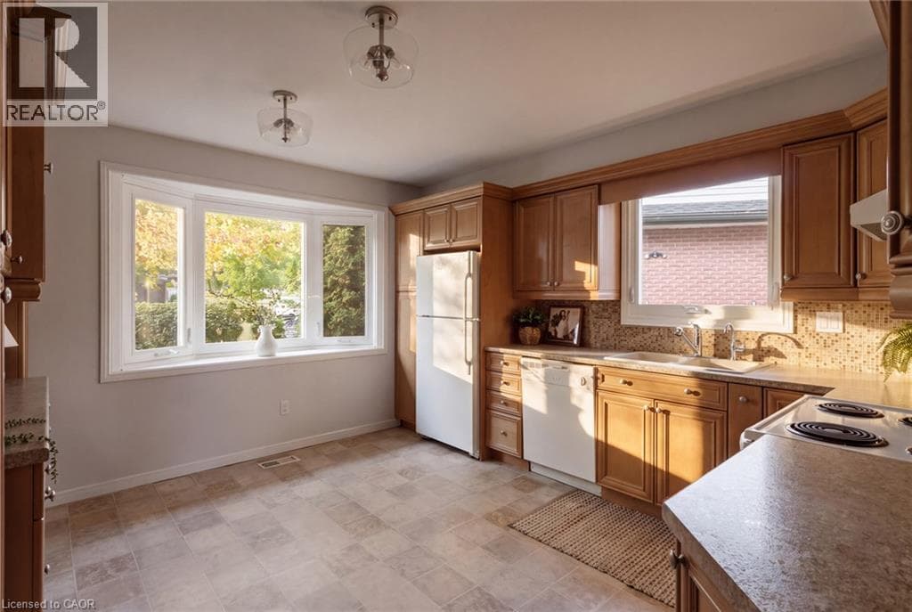 Detached for sale at 22 RIPLEY Crescent, Forest Heights, Kitchener, Ontario, photo 15