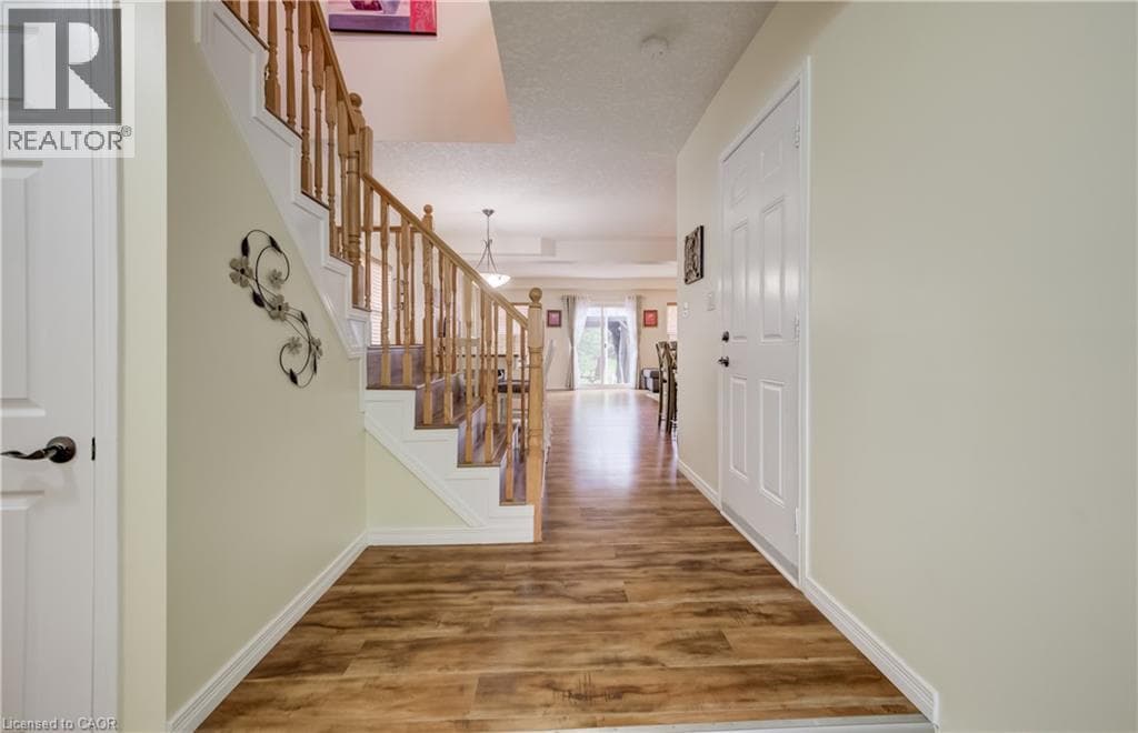 Detached for sale at 521 SNOWDROP Court, Laurentian West, Kitchener, Ontario, photo 6