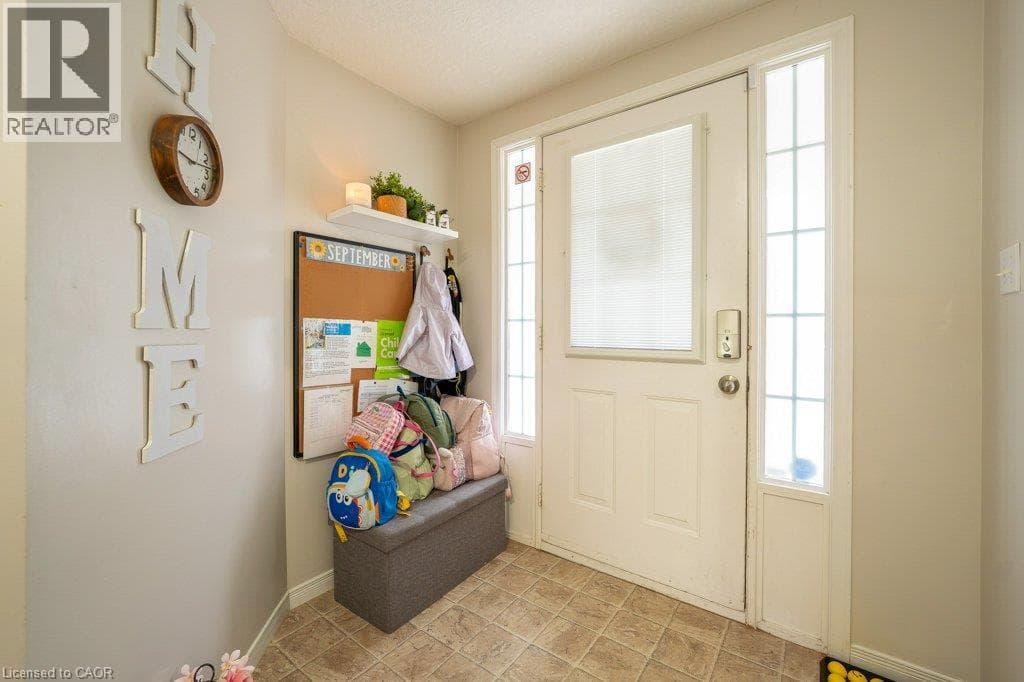 Townhouse for sale at 41 MADELEINE Street, Huron Park, Kitchener, Ontario, photo 5