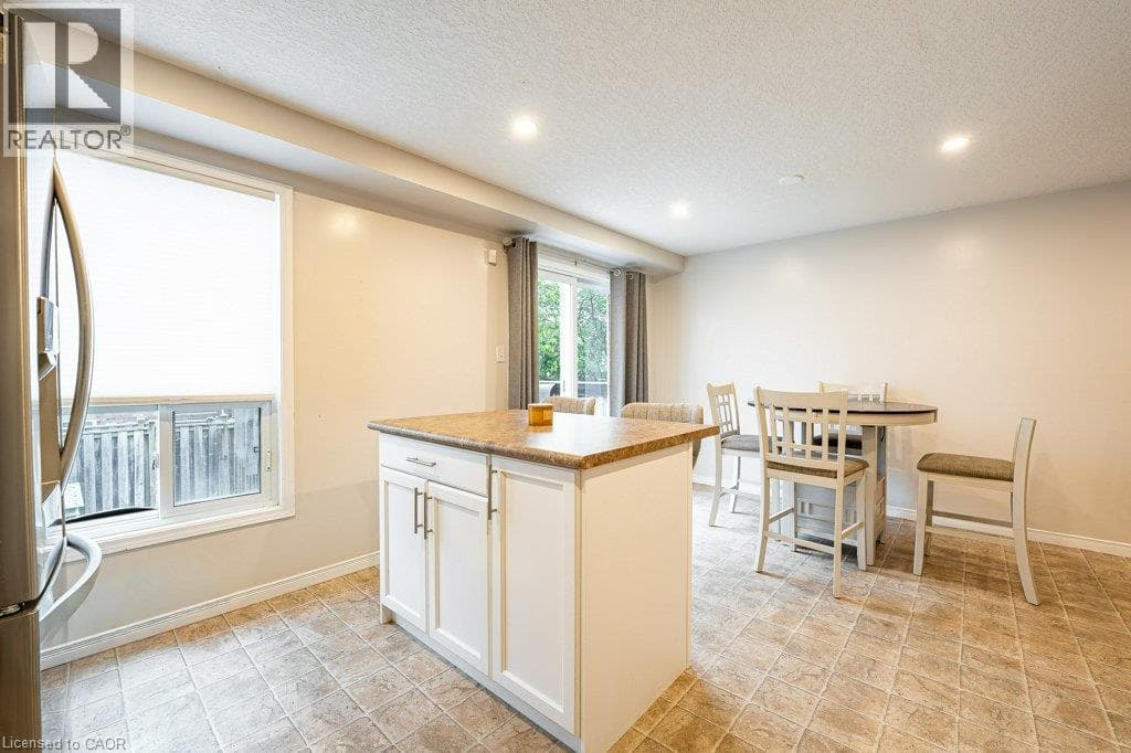 Townhouse for sale at 41 MADELEINE Street, Huron Park, Kitchener, Ontario, photo 8