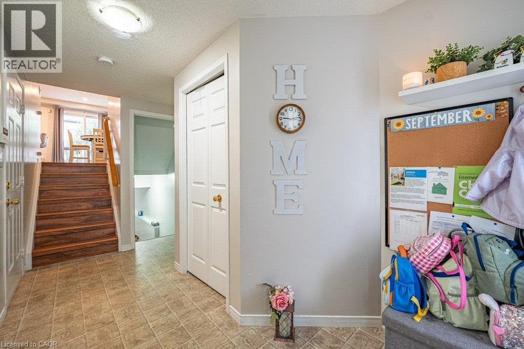 Townhouse for sale at 41 MADELEINE Street, Huron Park, Kitchener, Ontario, photo 4