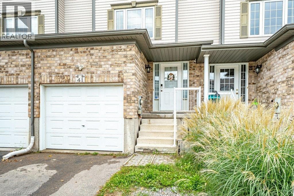 Townhouse for sale at 41 MADELEINE Street, Huron Park, Kitchener, Ontario, photo 2