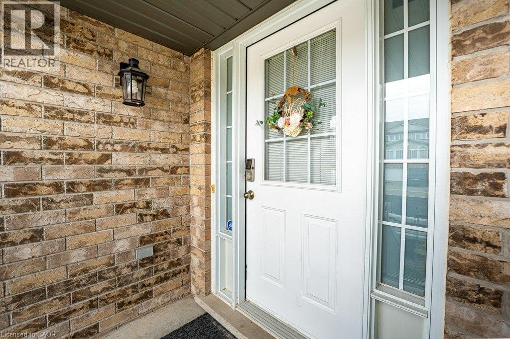 Townhouse for sale at 41 MADELEINE Street, Huron Park, Kitchener, Ontario, photo 3