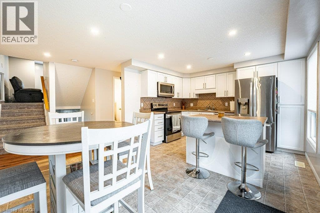 Townhouse for sale at 41 MADELEINE Street, Huron Park, Kitchener, Ontario, photo 10