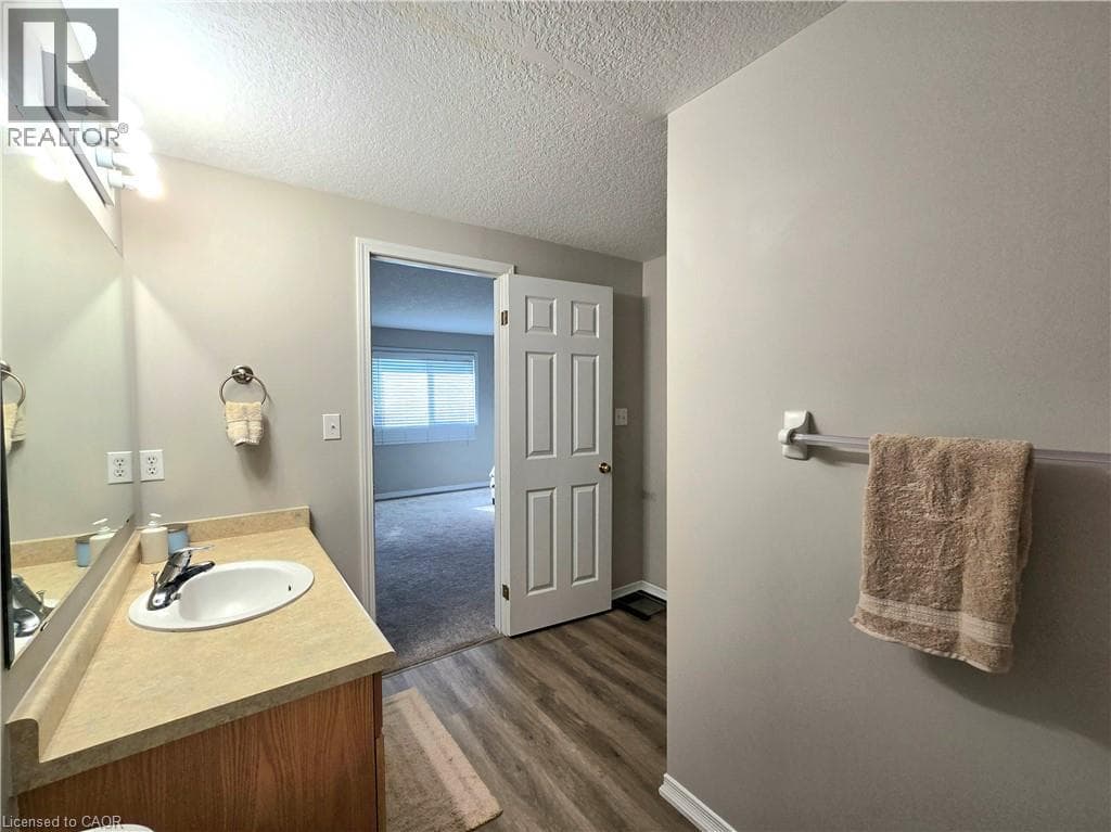 Townhouse for sale at 286 SOPHIA Crescent, Huron Park, Kitchener, Ontario, photo 24