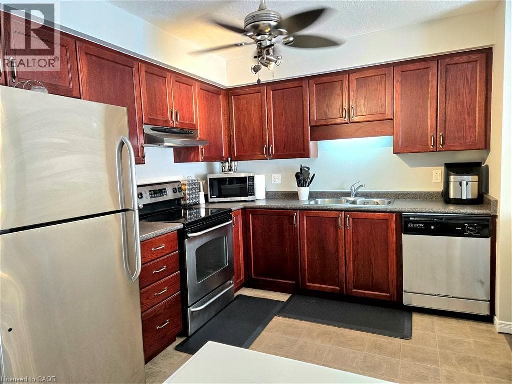 Townhouse for sale at 286 SOPHIA Crescent, Huron Park, Kitchener, Ontario, photo 13