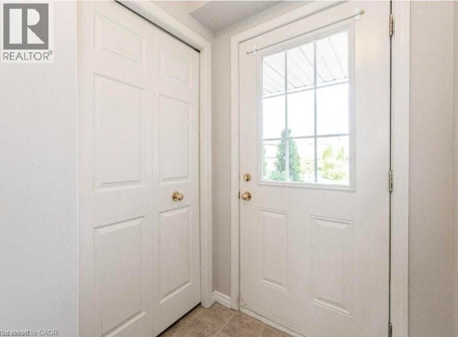 Townhouse for sale at 286 SOPHIA Crescent, Huron Park, Kitchener, Ontario, photo 5