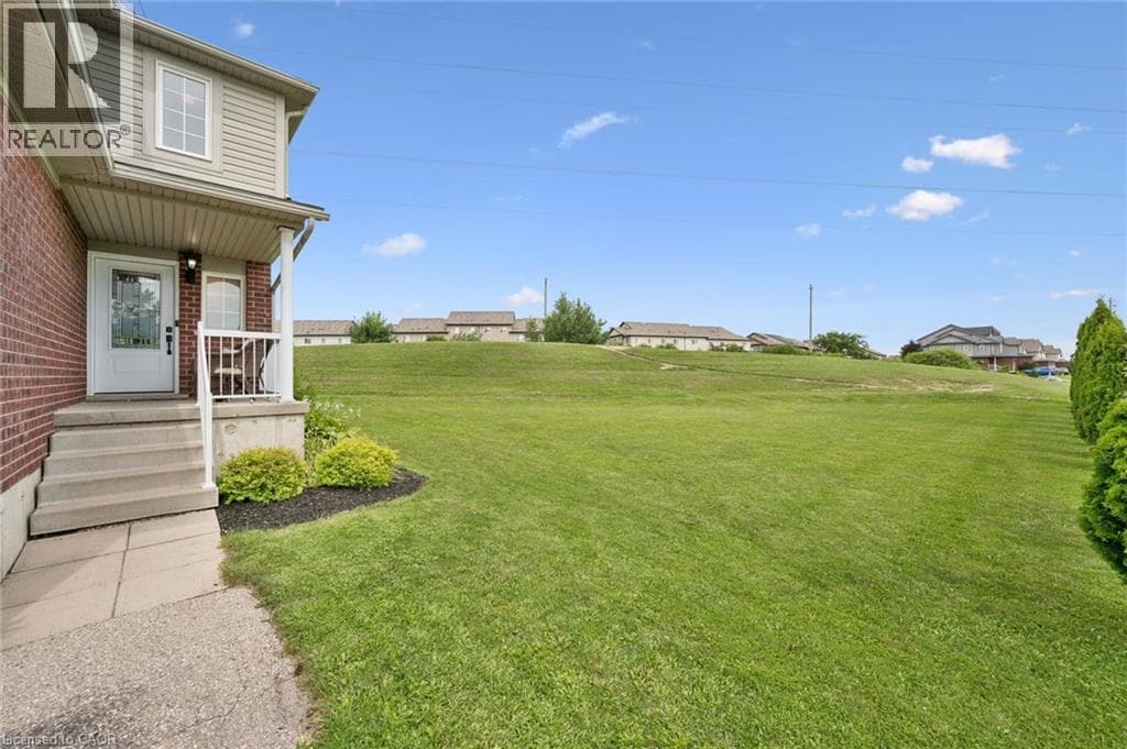 Townhouse for sale at 308 PARKVALE Drive, Huron Park, Kitchener, Ontario, photo 3