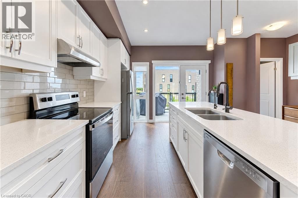 Townhouse for sale at 15 BENNINGER Drive, Laurentian West, Kitchener, Ontario, photo 11