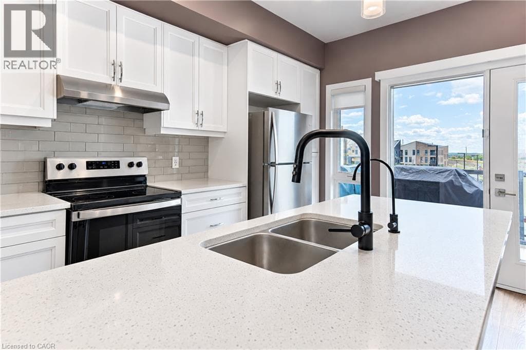 Townhouse for sale at 15 BENNINGER Drive, Laurentian West, Kitchener, Ontario, photo 14