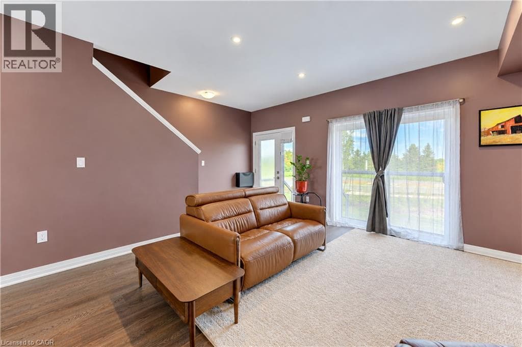 Townhouse for sale at 15 BENNINGER Drive, Laurentian West, Kitchener, Ontario, photo 5