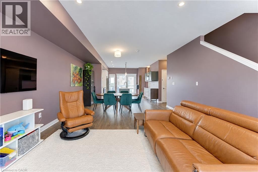 Townhouse for sale at 15 BENNINGER Drive, Laurentian West, Kitchener, Ontario, photo 6