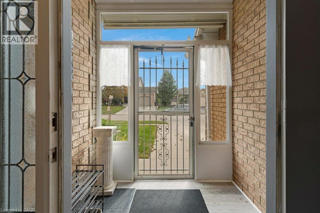 Detached for sale at 94 DAWN Crescent, Silverheights, Cambridge, Ontario, photo 3
