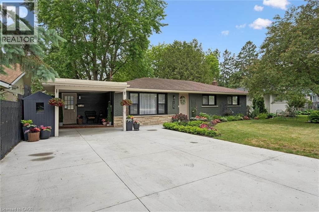 Detached for sale at 135 BRIDGE Street W, University Downs, Waterloo, Ontario, photo 3